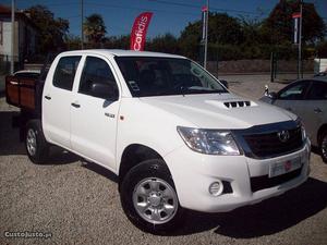 Toyota Hilux 2.5 D4D 144 CV Junho/13 - à venda - Pick-up/