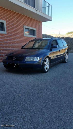 VW Passat 1.9 tdi Outubro/99 - à venda - Ligeiros