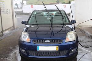 Ford Fiesta V 75hp Duratec Março/06 - à venda -