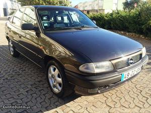Opel Astra 1.4i km Maio/96 - à venda - Ligeiros