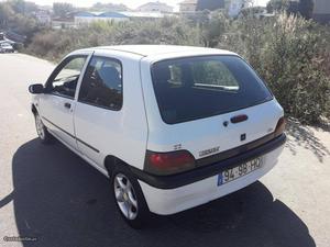 Renault Clio 1.9 C/d.a Dezembro/97 - à venda - Comerciais /