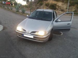 Renault Mégane 1.4 de 97 Março/97 - à venda - Ligeiros