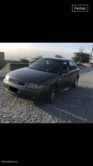 Audi A3 1.6 i 4 portas Outubro/00 - à venda - Ligeiros