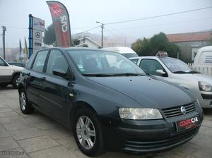 Fiat Stilo 1.6 i 16 v Fevereiro/02 - à venda - Ligeiros