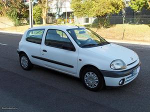 Renault Clio 1.5 DCI DA DAB RCD Maio/01 - à venda -