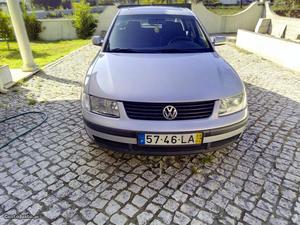 VW Passat  TDI 110 Abril/98 - à venda - Ligeiros