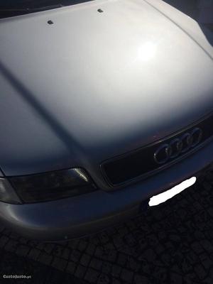 Audi A4 VER FM52DHR Março/98 - à venda - Ligeiros