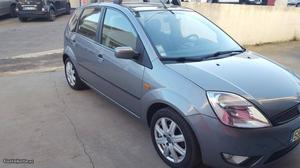 Ford Fiesta 14 tdci Agosto/02 - à venda - Ligeiros