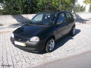 Opel Corsa 1.5 td Novembro/97 - à venda - Ligeiros