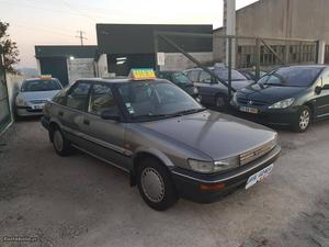 Toyota Corolla v  Fevereiro/89 - à venda -