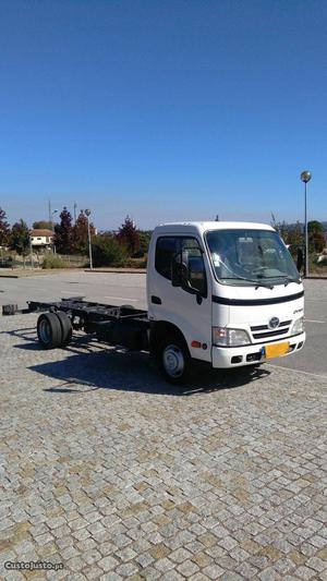 Toyota Dyna 3.0 D4-D 136cv Dezembro/10 - à venda -