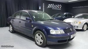 VW Passat 1.9 TDI Trendline Agosto/99 - à venda - Ligeiros