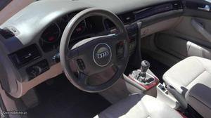 Audi A6 2.5 TDI AVANT NAC. Maio/04 - à venda - Ligeiros