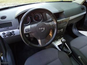Opel Astra cv Setembro/04 - à venda - Ligeiros
