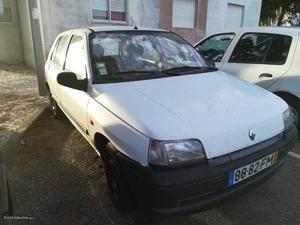 Renault Clio 1.2 gasolina Julho/95 - à venda - Ligeiros