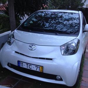 Toyota iQ 1.4 D4D Junho/10 - à venda - Ligeiros