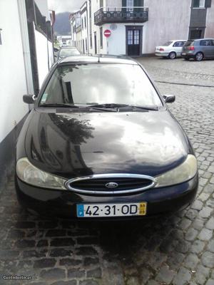 Ford Mustang 1.8D Junho/98 - à venda - Ligeiros
