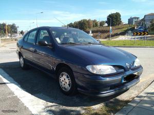 Renault Mégane 1.4 i AC Abril/98 - à venda - Ligeiros