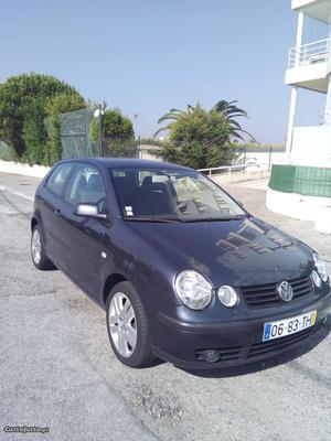 VW Polo 1.4 Highline Março/02 - à venda - Ligeiros