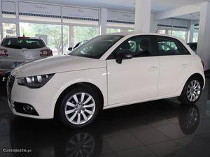 Audi A1 SB 1.6 TDi Advance Julho/13 - à venda - Ligeiros