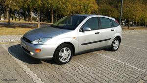 Ford Focus V 100CV A/C Julho/01 - à venda - Ligeiros