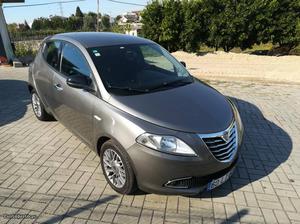 Lancia Ypsilon 1.3 M-Jet Junho/11 - à venda - Ligeiros