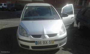 Mitsubishi Colt Confort Junho/06 - à venda - Ligeiros