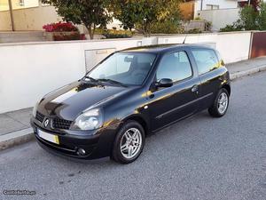 Renault Clio 1.5 DCI A/C Jantes Maio/02 - à venda -