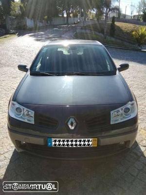 Renault Mégane 1.5 Julho/06 - à venda - Ligeiros