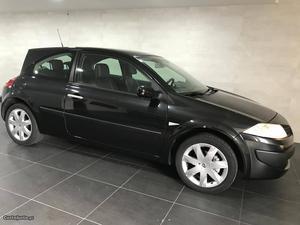 Renault Mégane dinamique 105 cv Junho/07 - à venda -