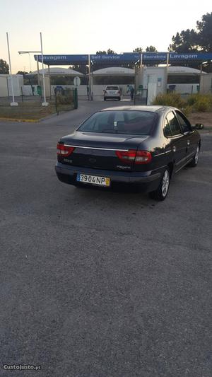 Renault Mégane v Junho/99 - à venda - Ligeiros