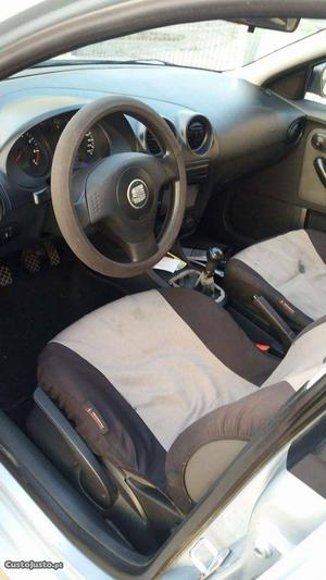 Seat Ibiza 1.2 Novembro/04 - à venda - Ligeiros