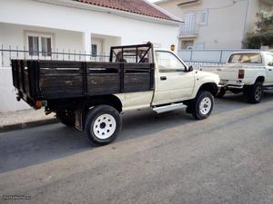 Toyota HiAce 4x4 de 3 lug Outubro/90 - à venda - Pick-up/