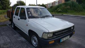 Toyota Hilux 2.4D 5 Lugares Janeiro/91 - à venda - Pick-up/