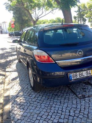 Opel Astra 1.3 cdti Abril/06 - à venda - Ligeiros