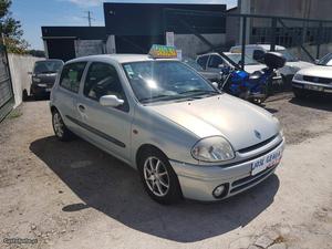 Renault Clio 1.4i 16v Sport Fevereiro/00 - à venda -