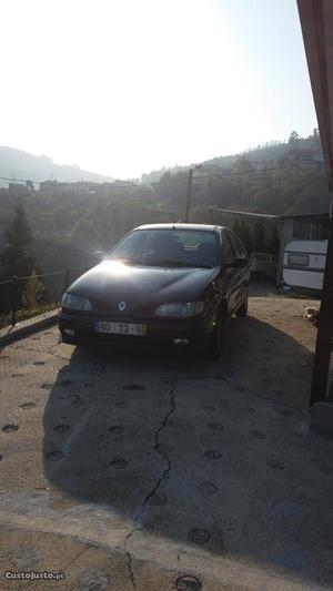 Renault Mégane Utilitarius Maio/97 - à venda - Ligeiros