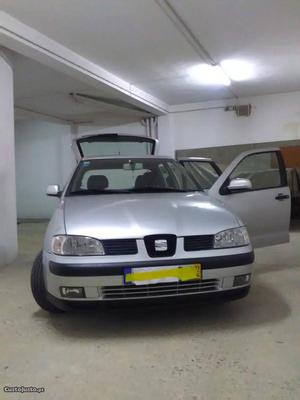 Seat Ibiza 1.0MPI Abril/01 - à venda - Ligeiros