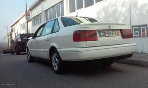 VW Passat 1.9 TDI 90cv c/AC Fevereiro/95 - à venda -