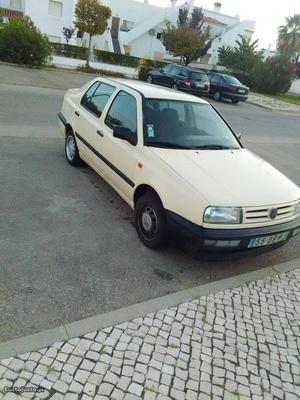 VW Vento 5 portas Julho/96 - à venda - Ligeiros