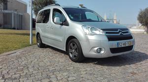 Citroën Berlingo 1.6HDI Multispace Agosto/11 - à venda -