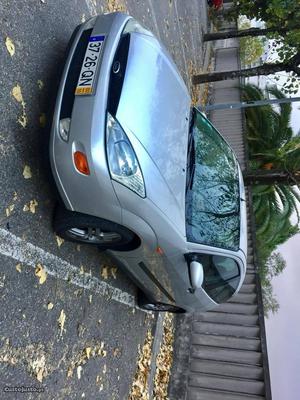 Ford Focus 1.8 tddi Outubro/00 - à venda - Ligeiros