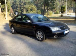 Ford Mondeo 2.0 TDI 115 CV Junho/01 - à venda - Ligeiros