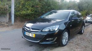Opel Astra sport tourer Agosto/13 - à venda - Ligeiros