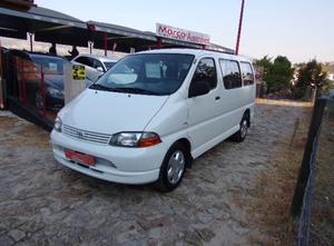 Toyota Hiace 2.5 D-4D (9 LUGARES)