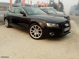 Audi A5 2.0TDI Coupe NACIO. Março/11 - à venda - Ligeiros