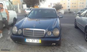 Mercedes-Benz E 220 classico Setembro/96 - à venda -