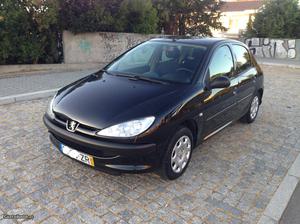 Peugeot  HDI 5Lug 5Portas Março/05 - à venda -