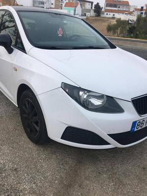 Seat Ibiza 1.6 Diesel Outubro/10 - à venda - Ligeiros