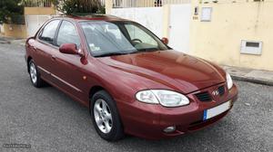 Hyundai Lantra 1.6 GLS Abril/99 - à venda - Ligeiros